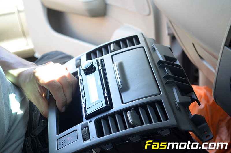 fasmoto-kenwood-kmm-bt302-nissan-latio-installation-03