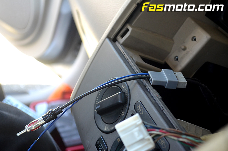 fasmoto-kenwood-kmm-bt302-nissan-latio-installation-04