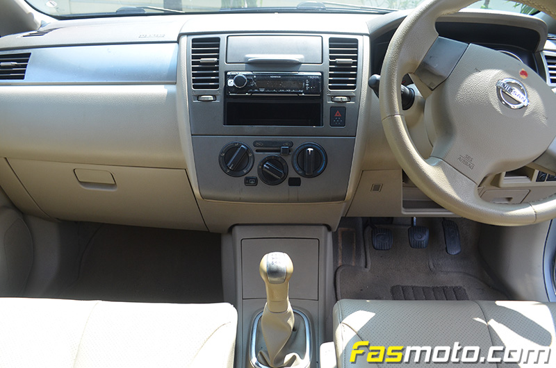 fasmoto-kenwood-kmm-bt302-nissan-latio-installation-11