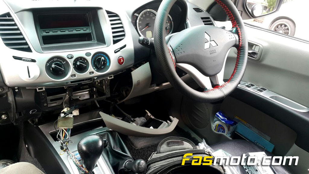 mitsubishi-triton-pioneer-deh-x6850bt-3