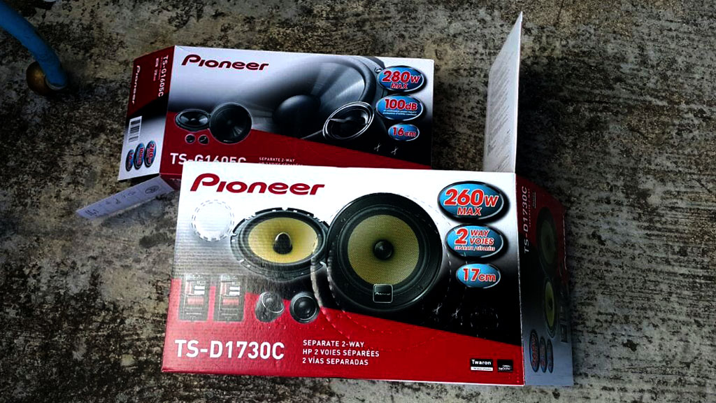 toyota-altis-pioneer-speakers-18